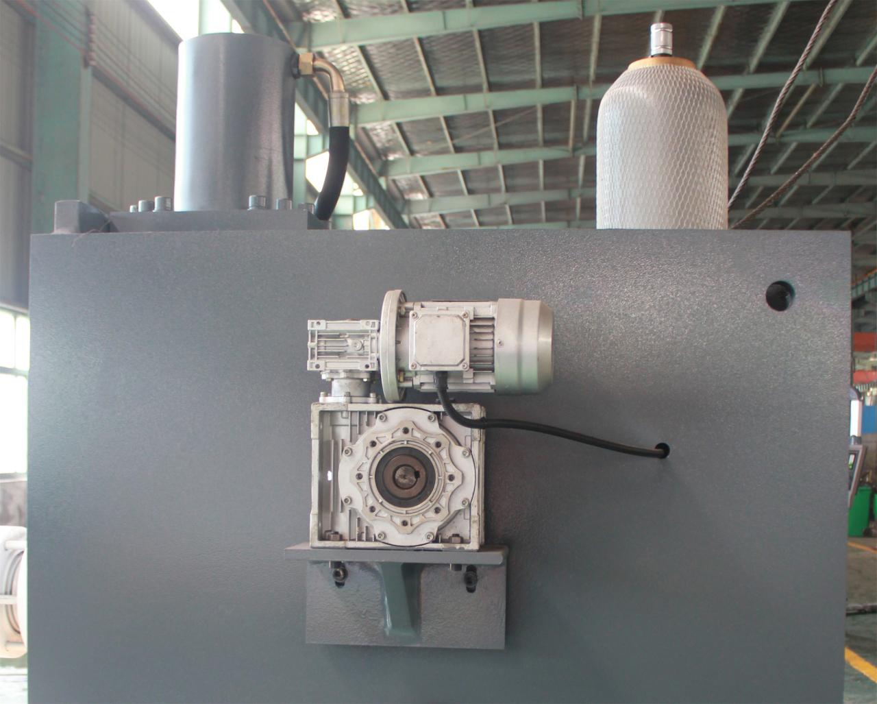 Qc11y Μεταλλική πλάκα Υδραυλική κουρευτική μηχανή γκιλοτίνας Προς πώληση